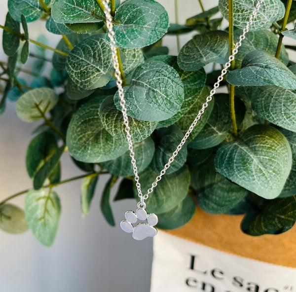 Selene™ | Halsband med tass-hänge