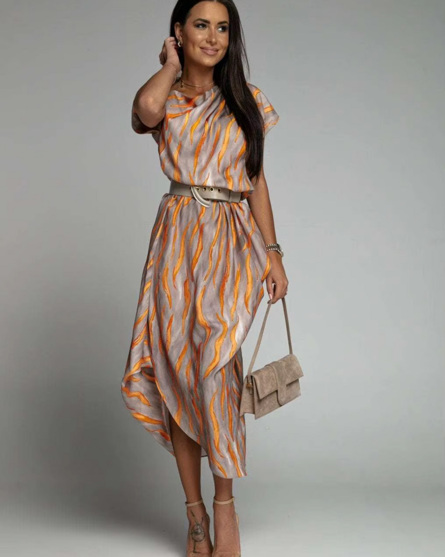 CHARMIE | ASSYMETRISK SATIN KLÄDNAD