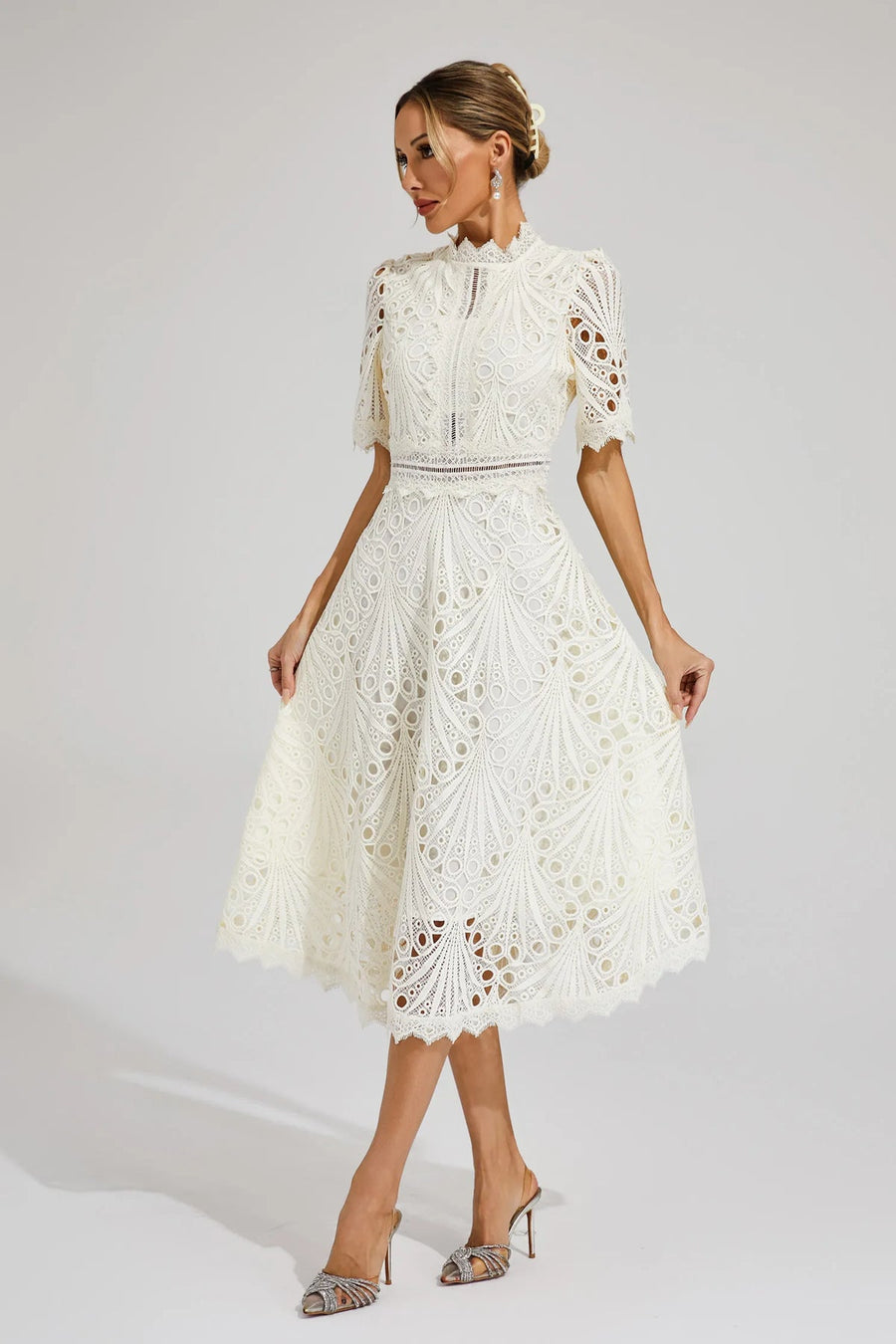 TINA | ELEGANT BLOMMÖNSTREDD KLÄNNING